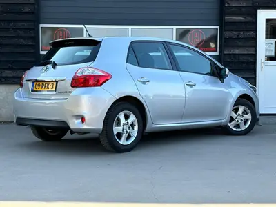 Toyota Auris - Thumbnail 4