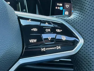 Volkswagen Golf - Thumbnail 21