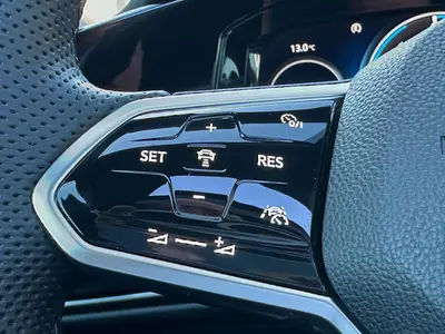 Volkswagen Golf - Thumbnail 22