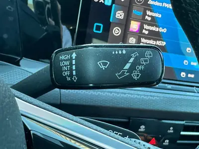 Volkswagen Golf - Thumbnail 23