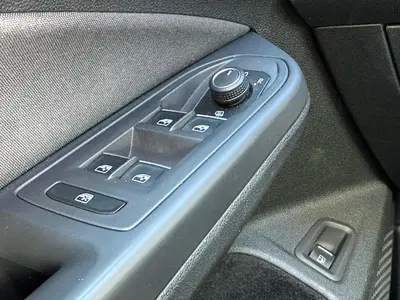 Volkswagen Golf - Thumbnail 26