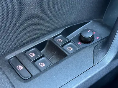 SEAT Ibiza - Thumbnail 24