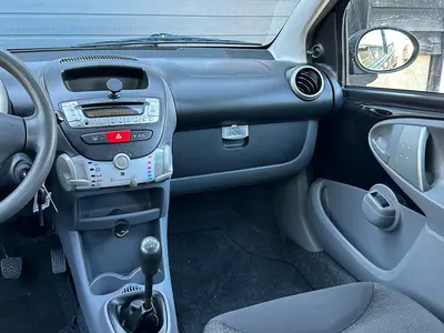 Peugeot 107 - Thumbnail 12