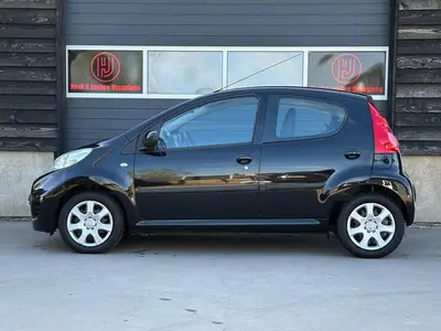 Peugeot 107 - Thumbnail 8