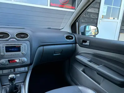 Ford FOCUS Wagon - Thumbnail 13