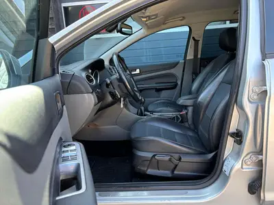 Ford FOCUS Wagon - Thumbnail 10