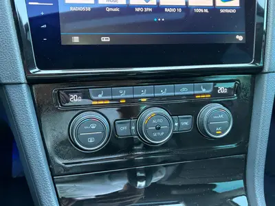 Volkswagen Golf - Thumbnail 21