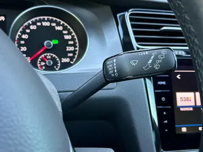 Volkswagen Golf - Thumbnail 26