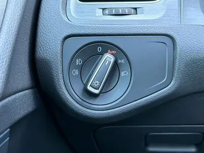 Volkswagen Golf - Thumbnail 28