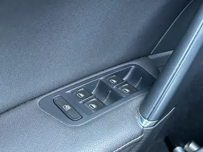 Volkswagen Golf - Thumbnail 29