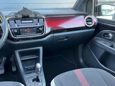 Volkswagen up! - Thumbnail 15