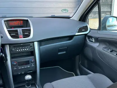 Peugeot 207 - Thumbnail 13