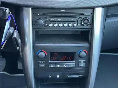 Peugeot 207 - Thumbnail 17