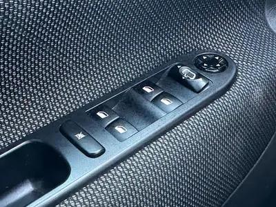 Peugeot 207 - Thumbnail 21