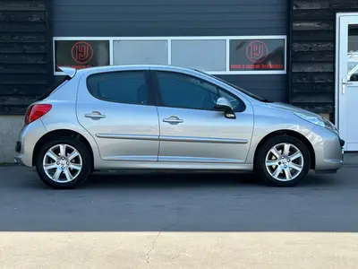 Peugeot 207 - Thumbnail 8