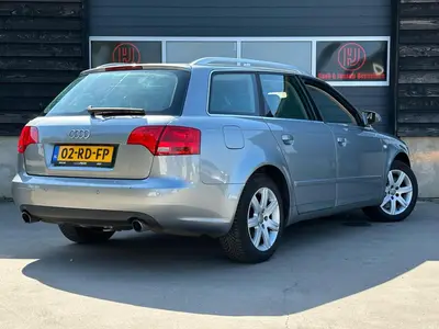 Audi A4 - Thumbnail 4