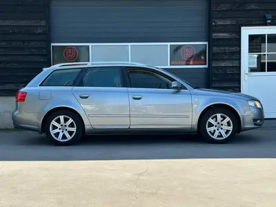 Audi A4 - Thumbnail 8