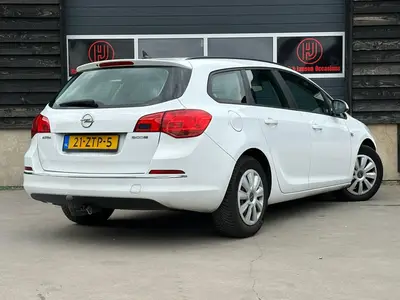 Opel Astra - Thumbnail 5