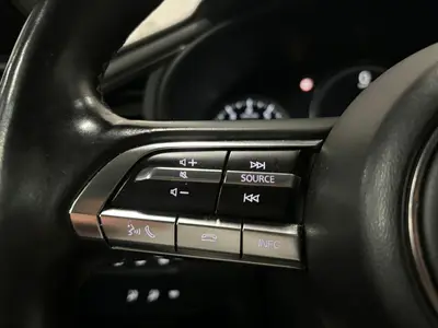 Mazda 3 - Thumbnail 20