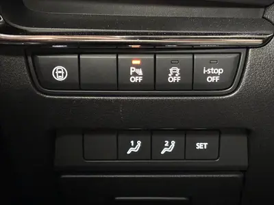 Mazda 3 - Thumbnail 23