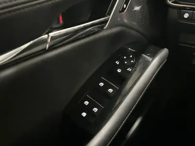 Mazda 3 - Thumbnail 24