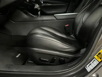 Mazda 3 - Thumbnail 25