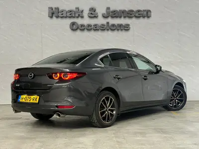 Mazda 3 - Thumbnail 3