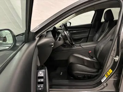 Mazda 3 - Thumbnail 9