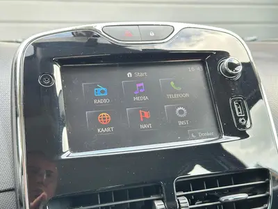 Renault Clio - Thumbnail 16