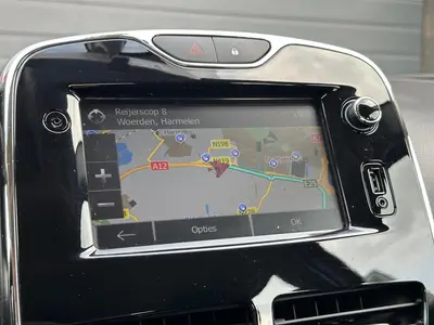 Renault Clio - Thumbnail 17