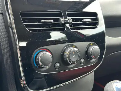 Renault Clio - Thumbnail 18