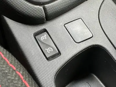 Renault Clio - Thumbnail 19