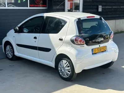 Toyota Aygo - Thumbnail 28