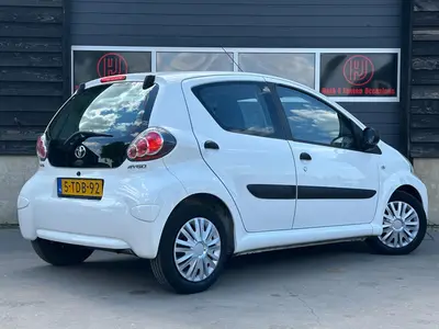 Toyota Aygo - Thumbnail 4