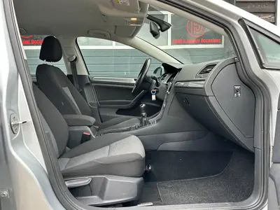 Volkswagen Golf - Thumbnail 11