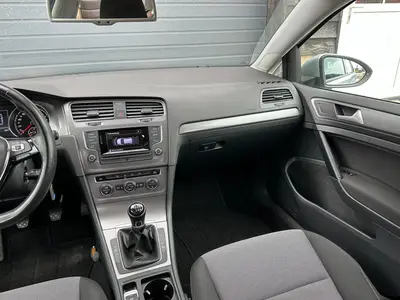 Volkswagen Golf - Thumbnail 13