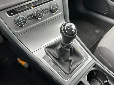 Volkswagen Golf - Thumbnail 18