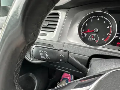 Volkswagen Golf - Thumbnail 23