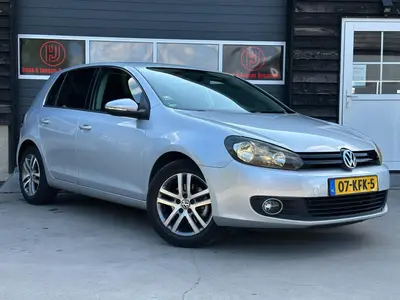 Volkswagen Golf - Thumbnail 2