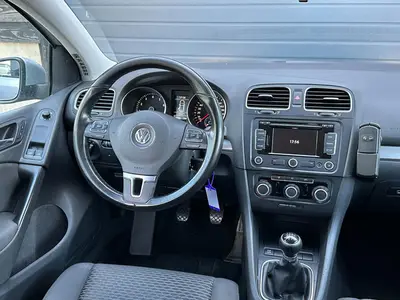 Volkswagen Golf - Thumbnail 13