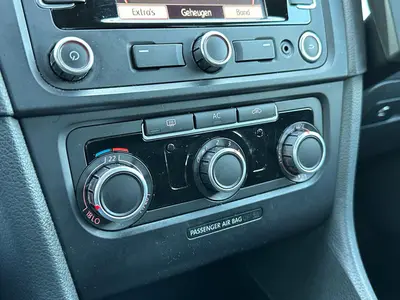 Volkswagen Golf - Thumbnail 17