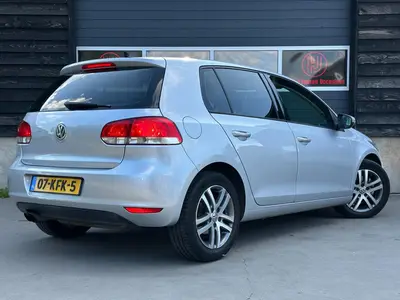 Volkswagen Golf - Thumbnail 3