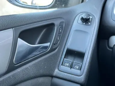 Volkswagen Golf - Thumbnail 24