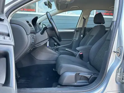 Volkswagen Golf - Thumbnail 10