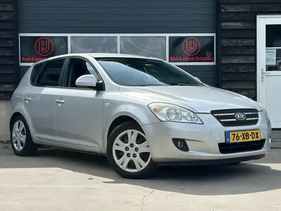 Kia cee'd - Thumbnail 2