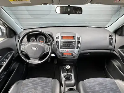 Kia cee'd - Thumbnail 11