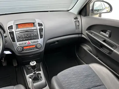 Kia cee'd - Thumbnail 12