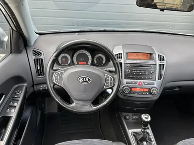 Kia cee'd - Thumbnail 14