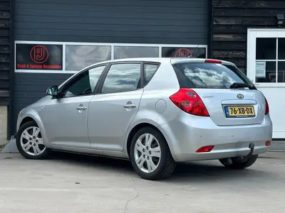 Kia cee'd - Thumbnail 3