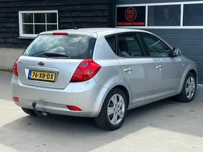 Kia cee'd - Thumbnail 27